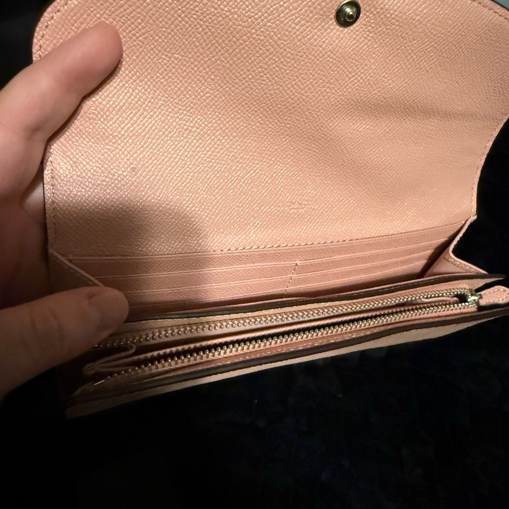Coach Cream Classic Leather Wallet - Picture 2 of 2